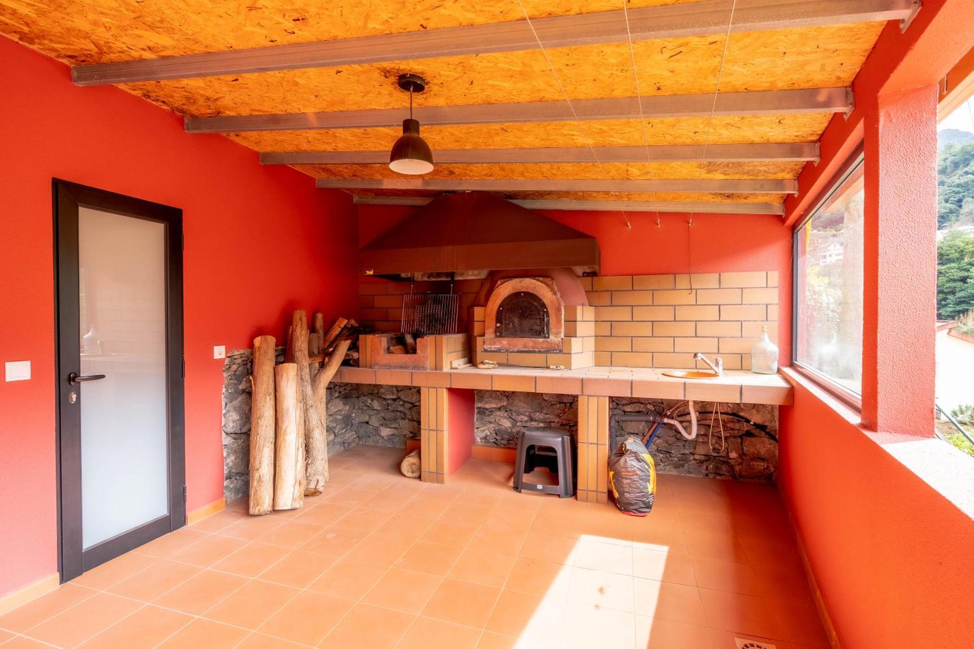 Madeira Bird House - House In The Mountains With Garden *